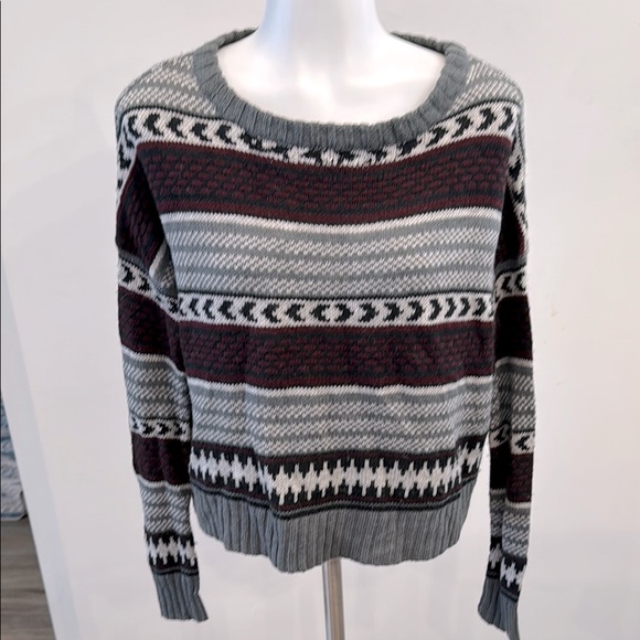 BB Dakota XS Wool Blend Gray and Red Crew Neck Sweater with Geometric Pattern - Picture 1 of 9